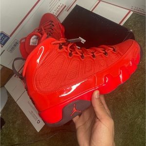 Jordan 9 Chile red